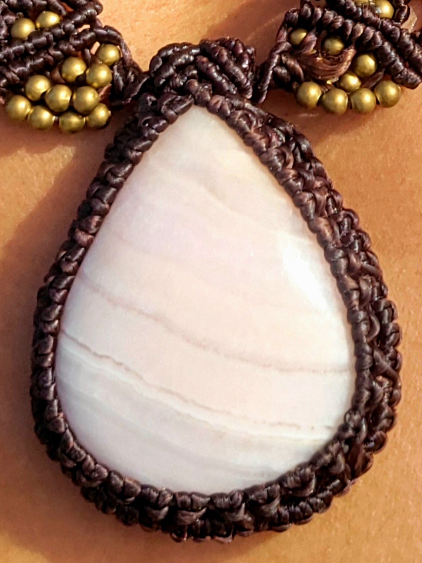 Pink Calcite Choker Necklace – Teardrop Pendant with Brass Beads and Micromacrame Design