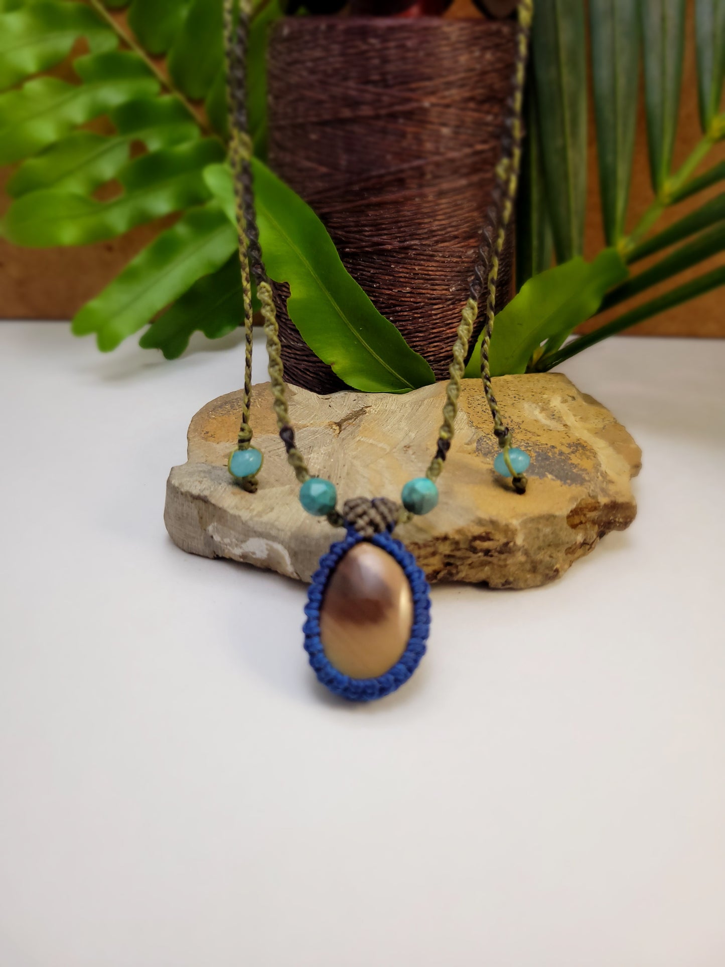 River Jasper Pendant Necklace with Blue Stone Beads – Adjustable 15-Inch Green Macrame Cord