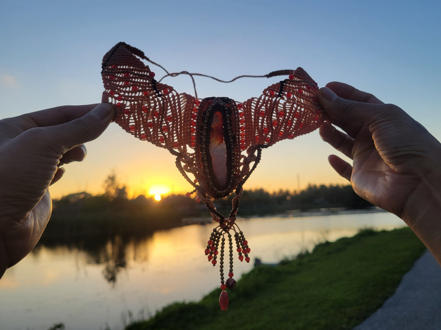 Intricate Macramé Choker – Gobi Desert Sardonyx Red Agate Geode Pendant with Brass & Agate Beads