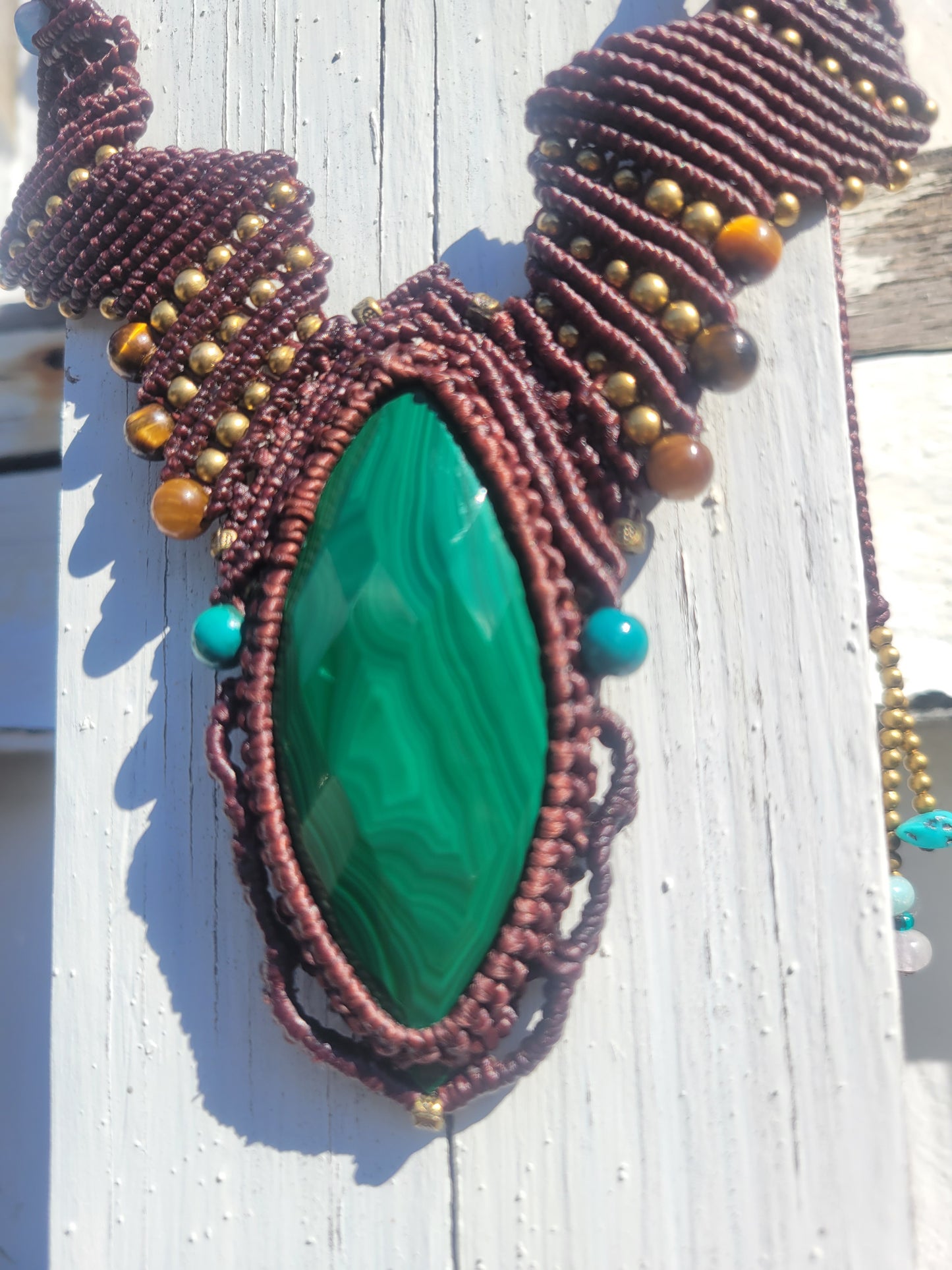 Elegant Malachite Pendant Necklace – Faceted Gemstone with Tiger Eye and Brass Beads