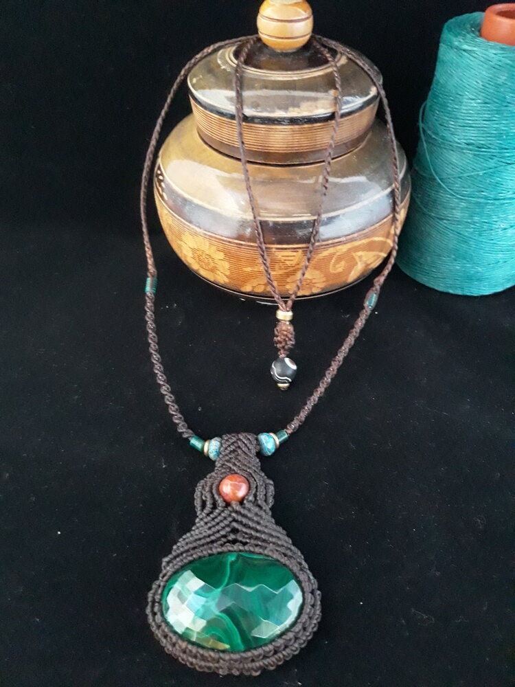 Stunning Malachite Macrame Necklace